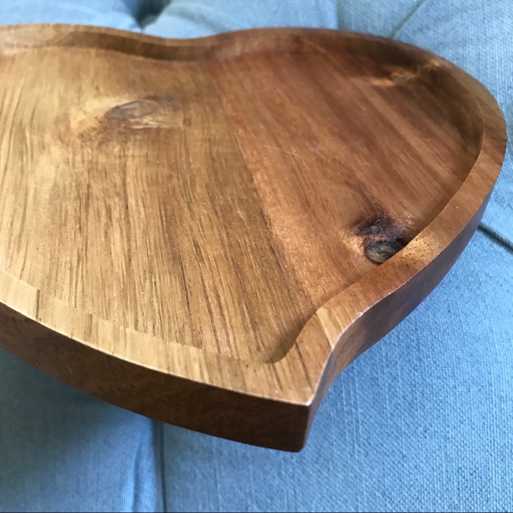 Wooden heart-shaped vanity tray - Picture 5 of 5